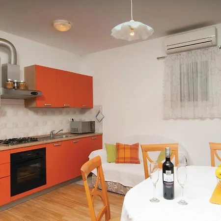 Holiday Home Podstrana *